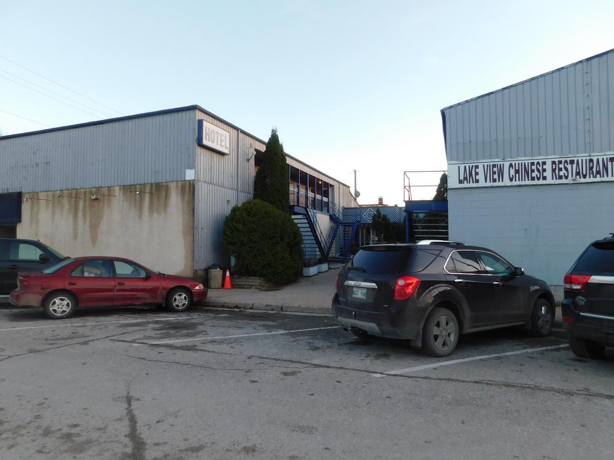 Lac du Bonnet The Lakeview Inn מראה חיצוני תמונה