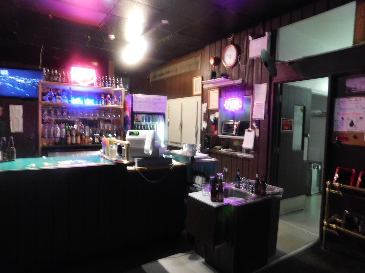 Lac du Bonnet The Lakeview Inn מראה חיצוני תמונה