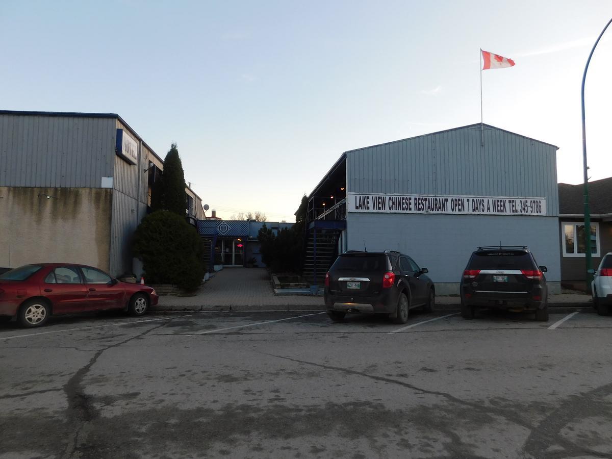 Lac du Bonnet The Lakeview Inn מראה חיצוני תמונה