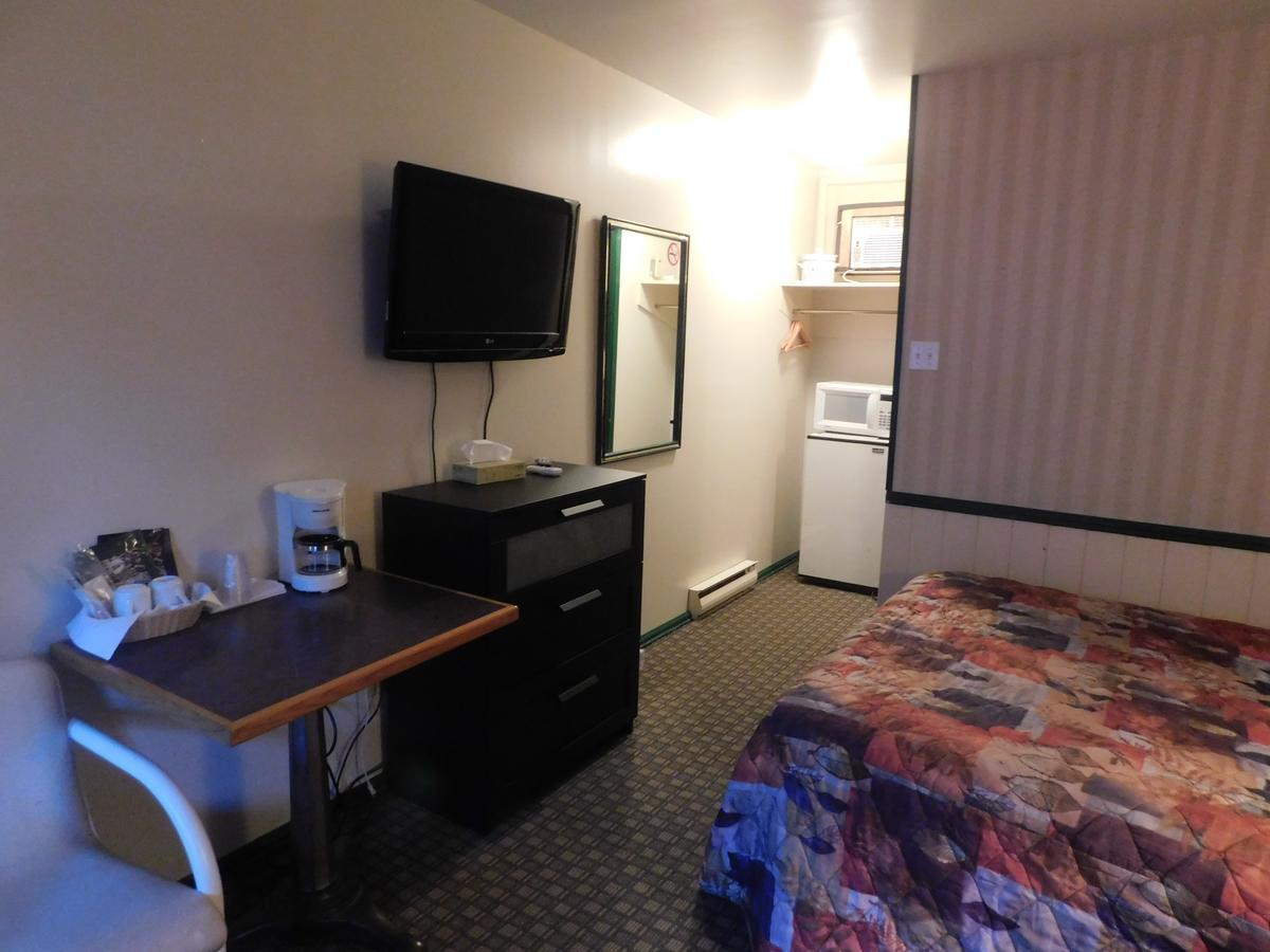 Lac du Bonnet The Lakeview Inn מראה חיצוני תמונה