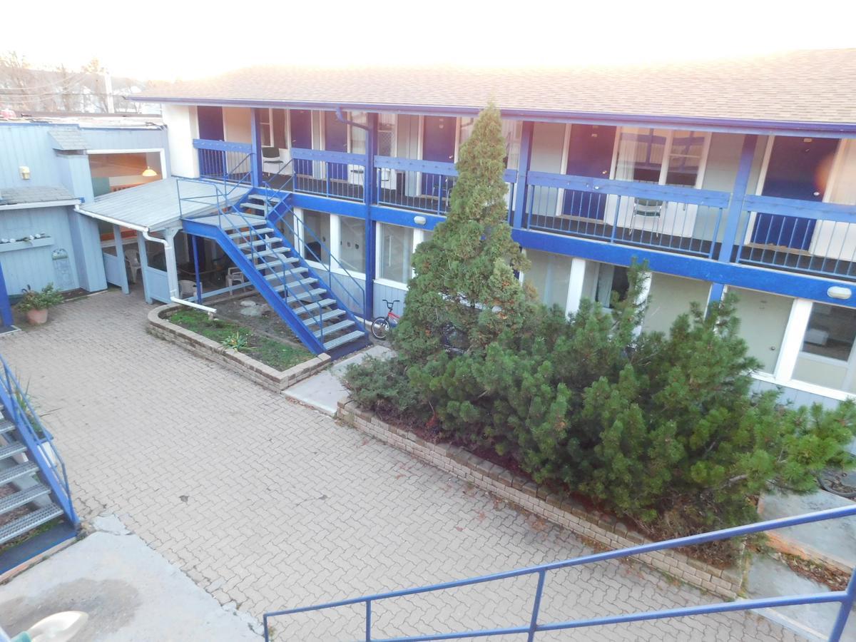 Lac du Bonnet The Lakeview Inn מראה חיצוני תמונה