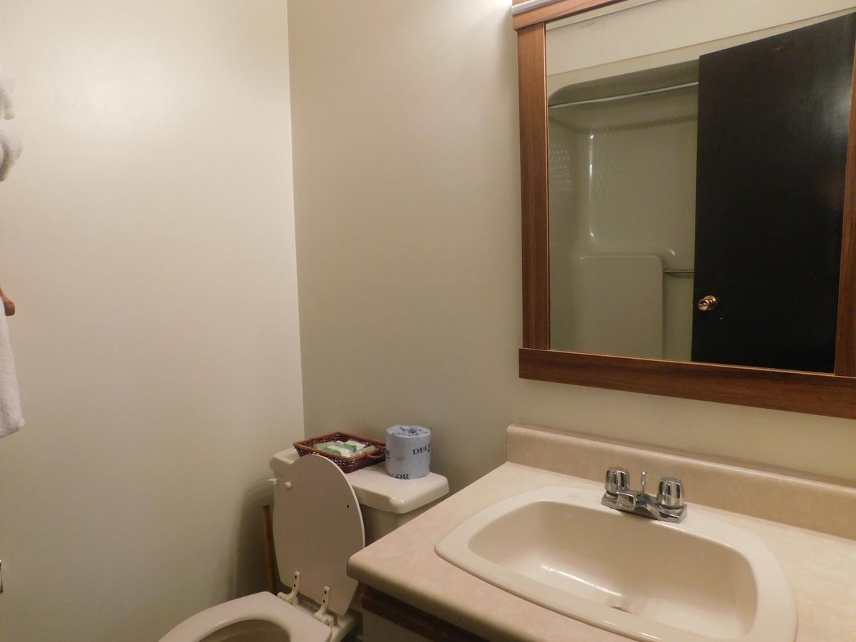 Lac du Bonnet The Lakeview Inn מראה חיצוני תמונה